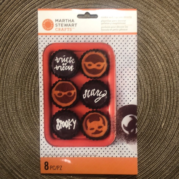 Martha Stewart | Holiday | Martha Stewart Halloween Cupcake Stencils ...